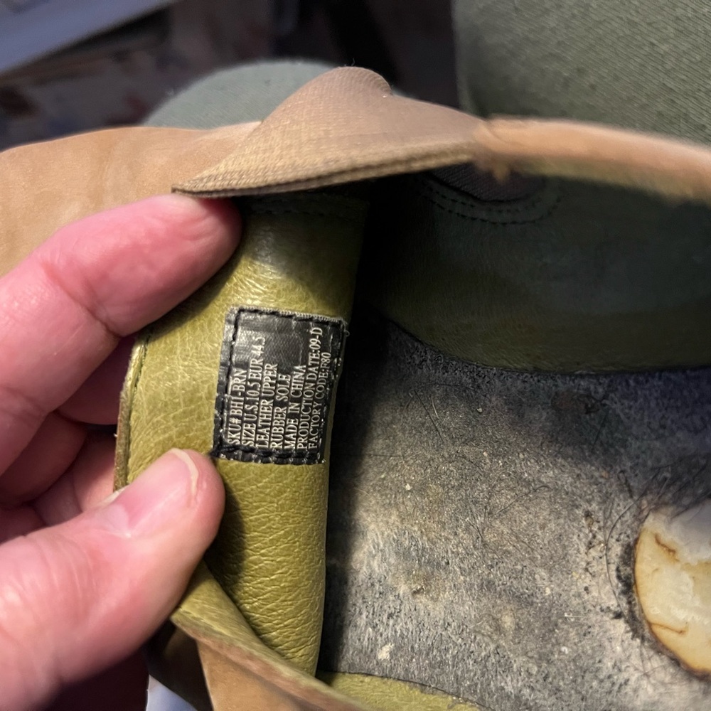 TSUBO Shoes Men's Tan Loafers - Picture 5 of 5